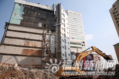 東百舊樓已拆完　地鐵東街口站力爭(zhēng)下月全面開(kāi)工
