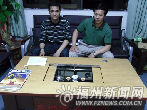 這茶桌真神奇：需要時茶盤出現　不要時茶具不見
