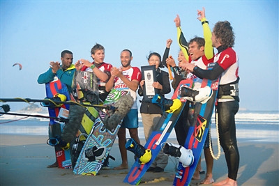 Brazilian kitesurfer sets new Guinness world record