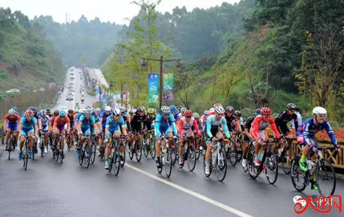 Intl bike race takes place in Hechi