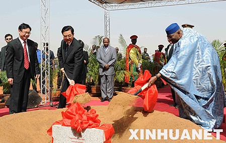 Chinese President inaugurates China-aided bridge construction project in Bamako