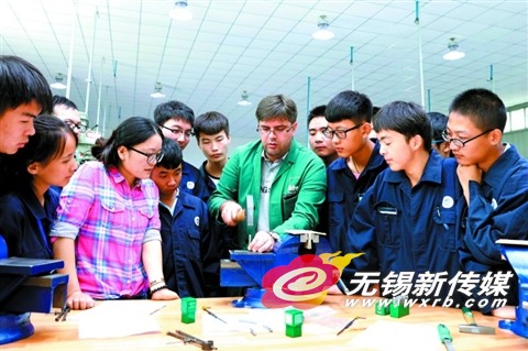 Wuxi offers subsidies for top technical expats