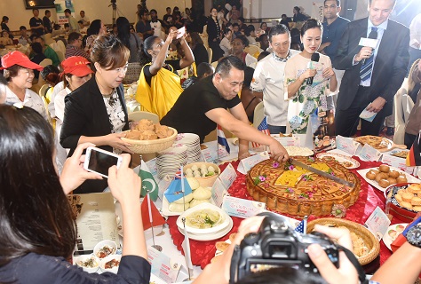 Wuxi's overseas residents vote for their favorite pastries