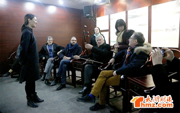 French delegation speak highly of Wuxi erhu