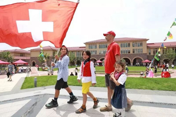 Expats enjoy international cultural event in Wuxi