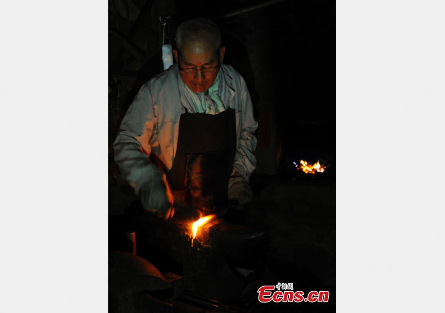 Blacksmith finds it hard to give up old occupation