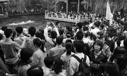 濟(jì)南9景區(qū)兩天接待24萬游客 僅門票攬金458萬