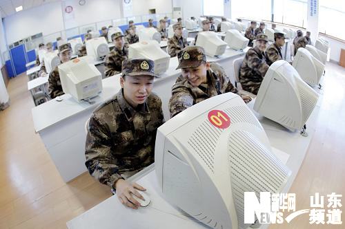 山東濟南：新兵樂享軍營文化生活