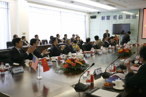 中國力諾集團與美國IBM公司簽署太陽光伏技術合作協(xié)議