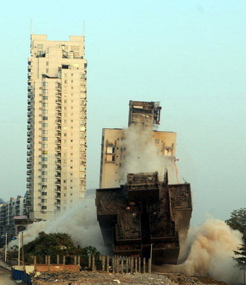 Failed complex demolition in Guangxi