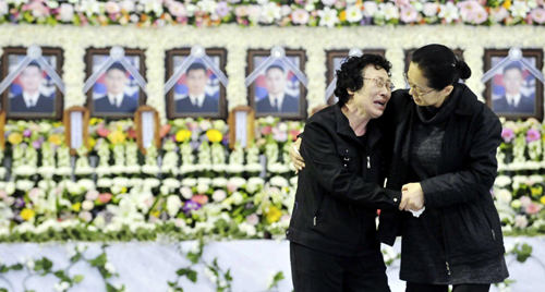 South Korea mourns victims of sunken warship