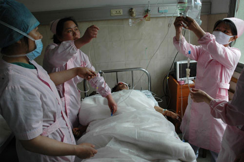 10 killed as passenger train derails in E China