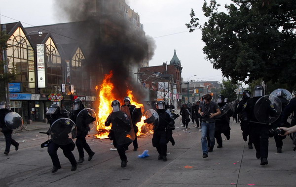 Thousand protest against G20 summit in Toronto