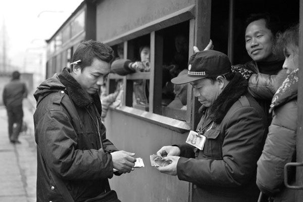 Conductors sell tickets at the door of each carriage: 5 yuan for seated passengers and 3 yuan for standing passengers. China's only existing steam train
