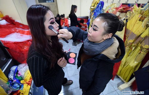 Acrobatic dance show performed in NW China