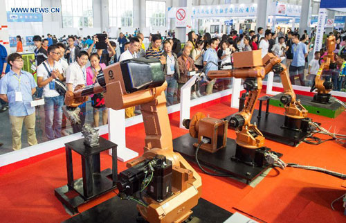Robot and intelligent equipment expo held in Chongqing