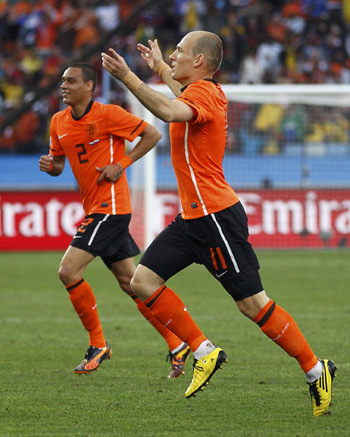Brazil, Netherlands make into quarters