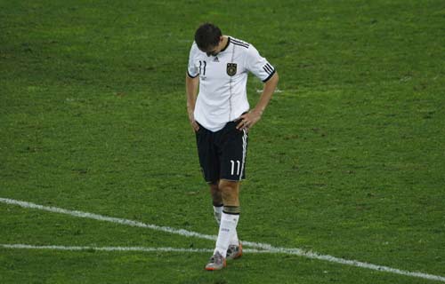 Klose concedes defeat in record goal hunt