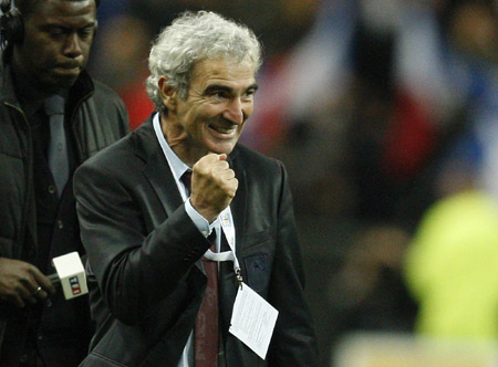 Domenech feels no need to apologise for 'referee error'