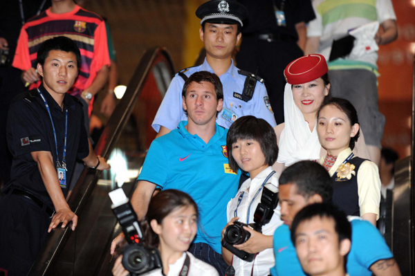 Messi-led Barcelona arrives in Beijing