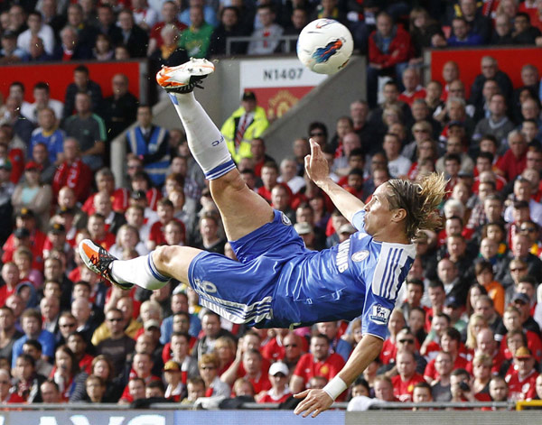 United stay top after sublime and ridiculous game United stay top after sublime and ridiculous game