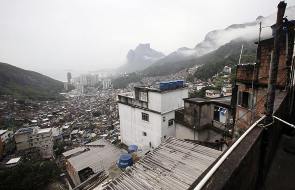 The Brazilian government said Sunday that police have taken control of two slums in southern Rio de Janeiro without resistance from drug dealers. Brazil takes hold of two slums from drug traffickers