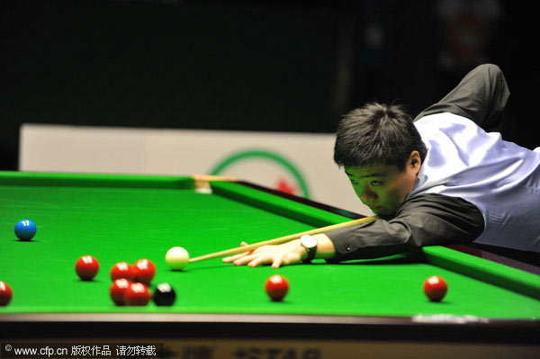 Ding holds off spirited Stevens at UK Championship Ding holds off spirited Stevens at UK Championship