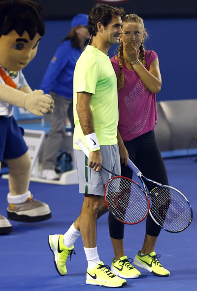 Tennis stars entertain fans with charity event