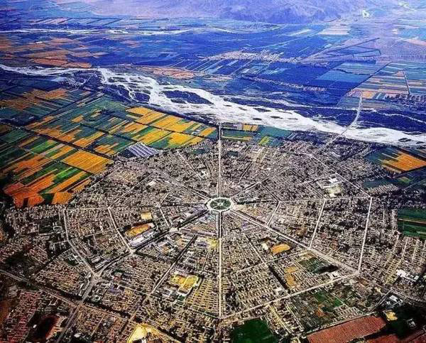 A city without traffic lights