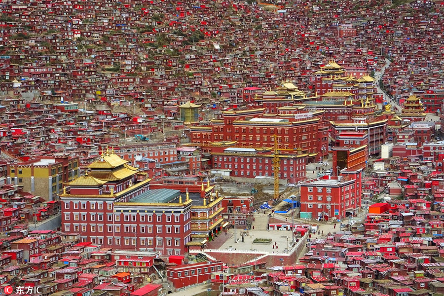 Serthar Buddhism Institute: Uninhabited valley for Tibetan Buddhism