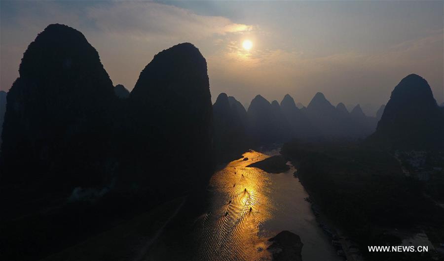 Scenery of Lijiang River in S China's Guilin