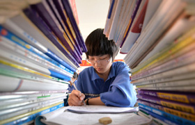 Trending: Beijing subway lifts ban on eating