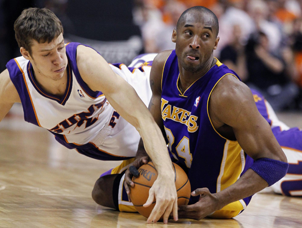 NBA：替補(bǔ)發(fā)威貢獻(xiàn)54分 太陽(yáng)勝湖人扳成2:2