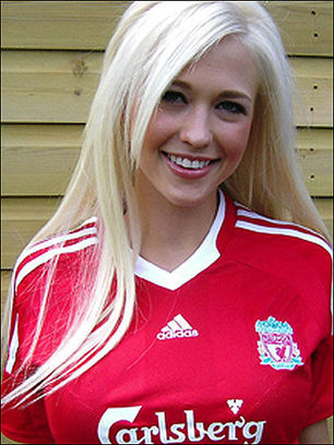 百花叢中誰奪魁? 全球七大足球寶貝