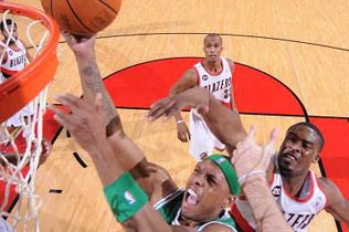 雷阿倫砍18分加內特準三雙 凱爾特人橫掃開拓者