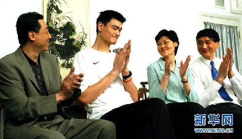 “難說再見！”：姚明NBA生涯全回顧