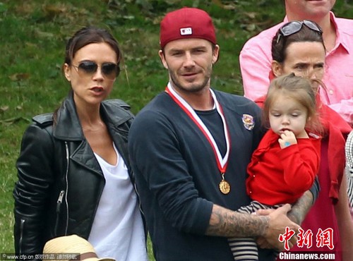 小貝與學生家長賽百米奪冠 辣妹參加媽媽組