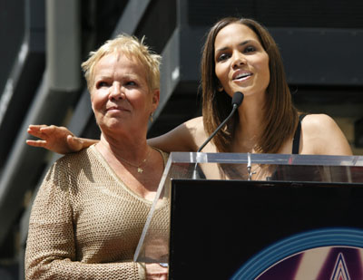 Halle Berry gets star on Hollywood Walk