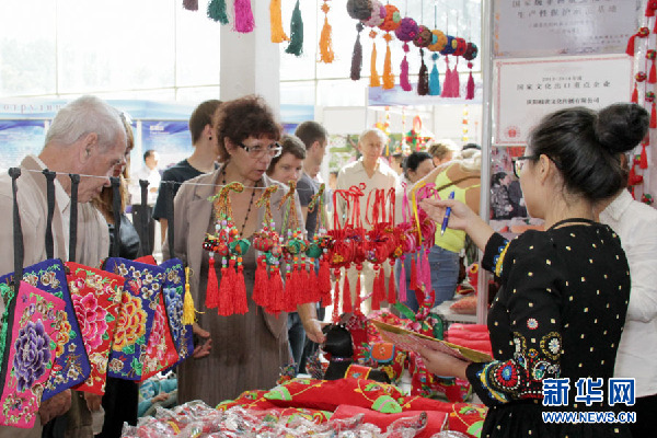Gansu commodity exhibition in Belarus gets a lot of attention