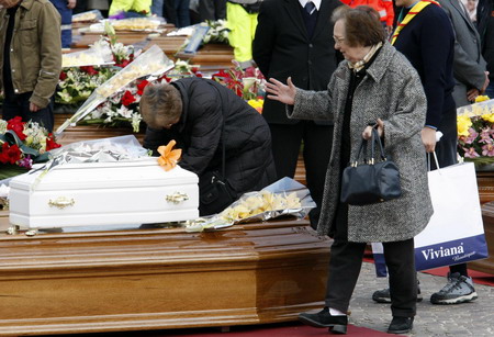 Italy holds state funeral as quake toll hits 289