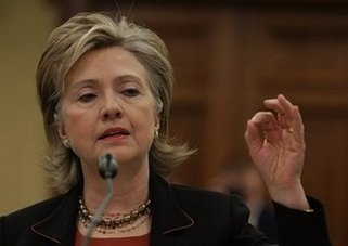 Clinton on surprise visit to Iraq