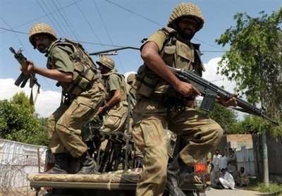 Pakistan: Corpses lie exposed in retaken Swat town