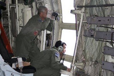 Bodies of 2 passengers spur Air France search