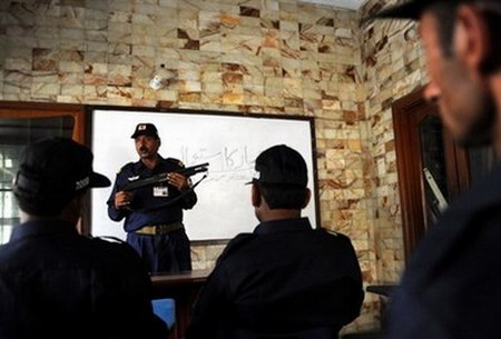 Private security booms in violent Pakistan