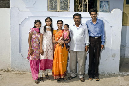 World's smallest girl set to make it big on British TV