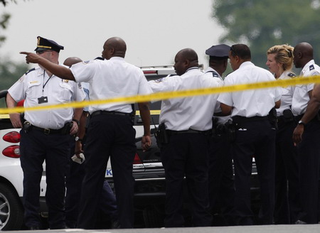 Gunman kills guard at D.C. museum