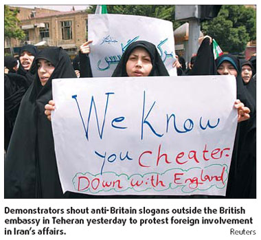 Mousavi rally draws tens of thousands