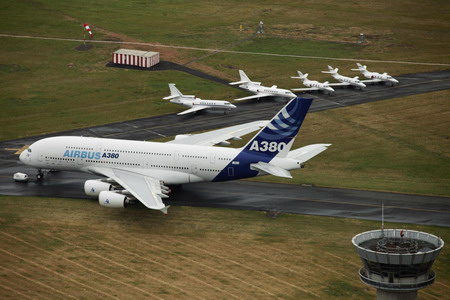 Rain glooms Paris Air Show