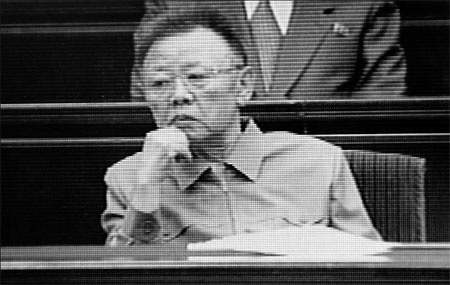 DPRK's Kim marks father's death