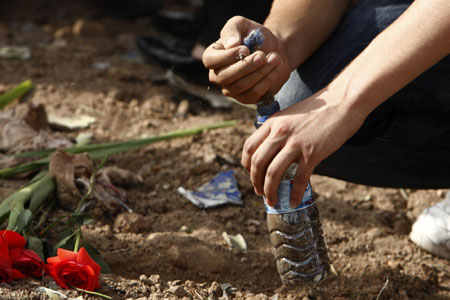 Relatives mourn Iran plane crash victims